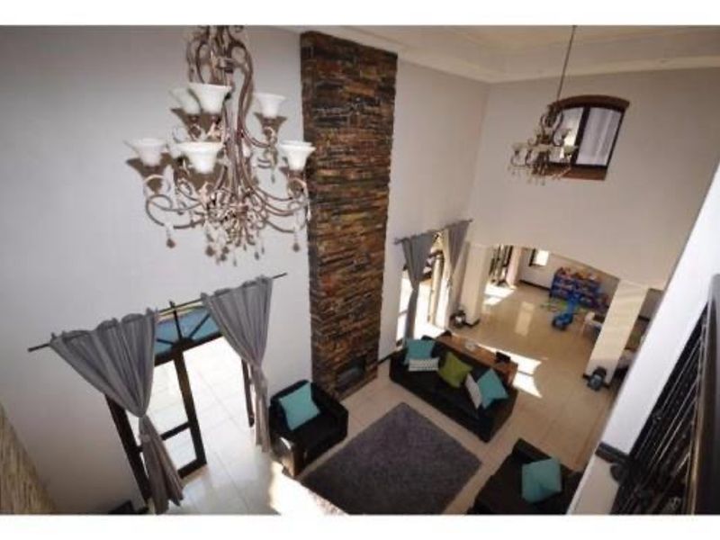 3 Bedroom, 2 Bathroom PLUS office - Photo 3