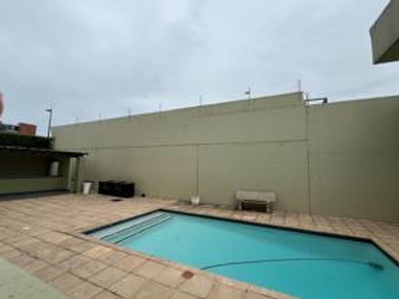 One bedroom available immediately!! - Photo 7