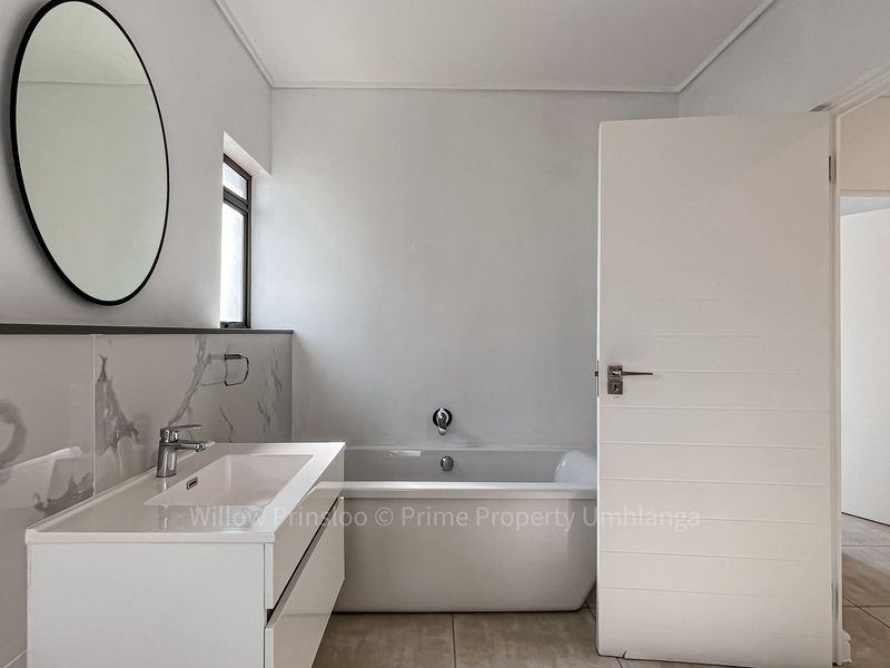 Stunning 3 Bed 2 Bath Premium Garden Unit in Izinga Eco Estate - Photo 9