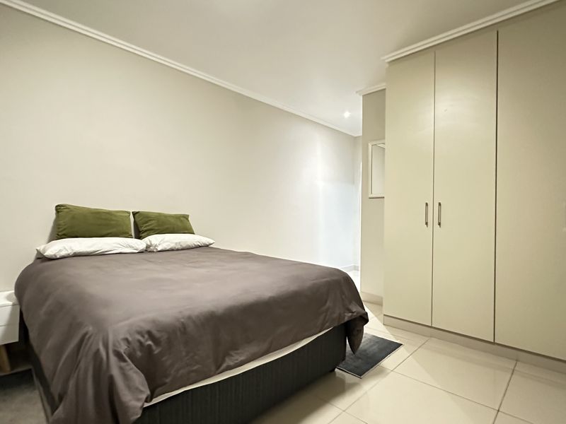 Modern 3-Bedroom, 2-Bathroom Apartment for Sale in the Heart of Umhlanga Ridge - Photo 10
