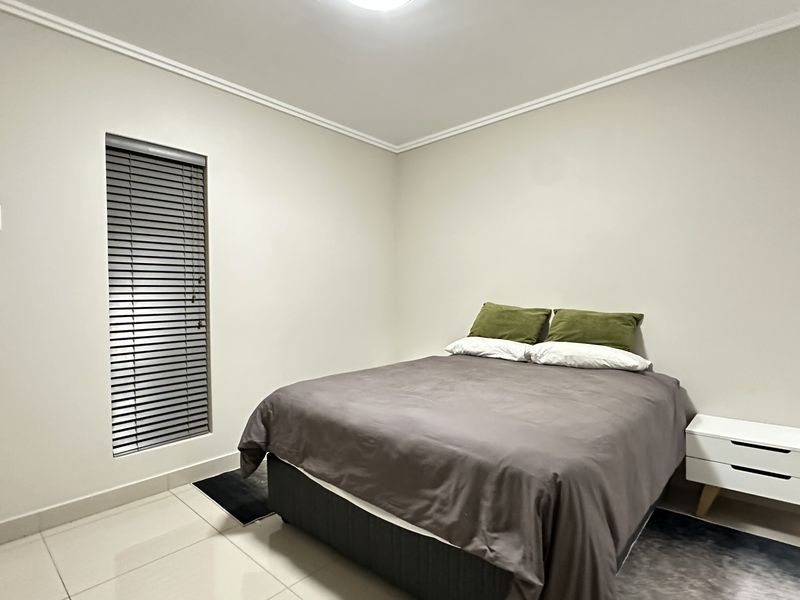 Modern 3-Bedroom, 2-Bathroom Apartment for Sale in the Heart of Umhlanga Ridge - Photo 9