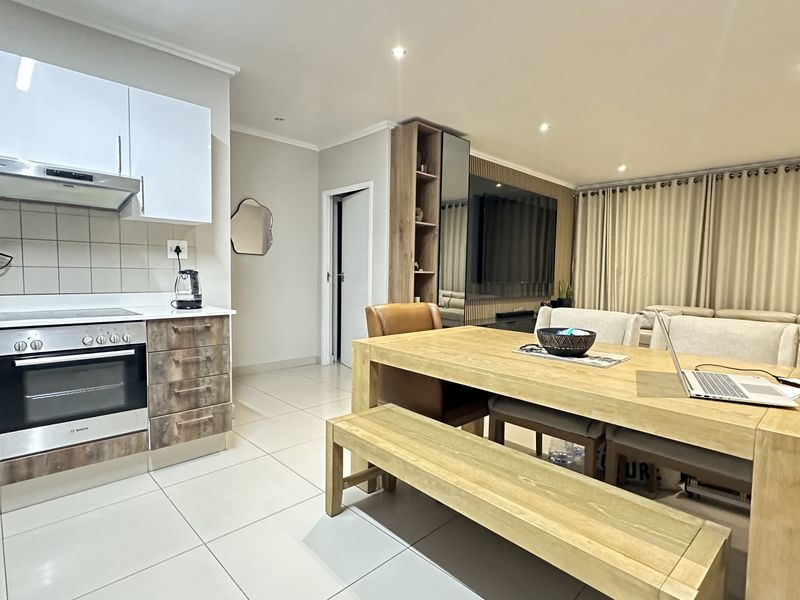 Modern 3-Bedroom, 2-Bathroom Apartment for Sale in the Heart of Umhlanga Ridge - Photo 3