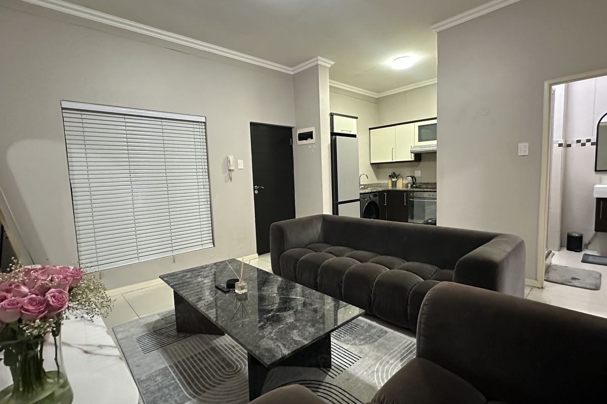 Modern Fully Furnished 2 Bedroom Apartment - Photo 4