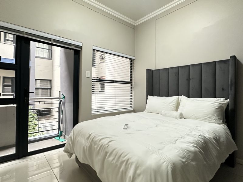 Modern Fully Furnished 2 Bedroom Apartment - Photo 10