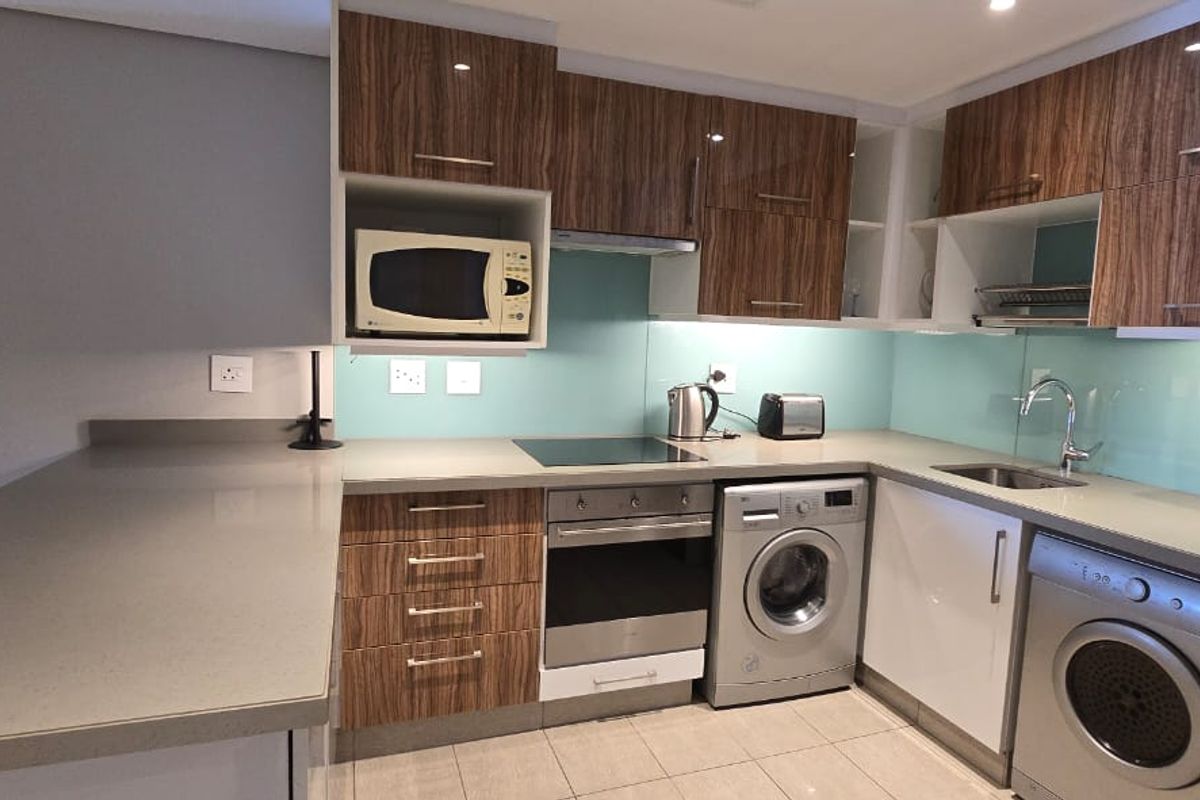 Furnished 3 Bedroom, 3 Bathroom Apartment – To Let - Photo 4