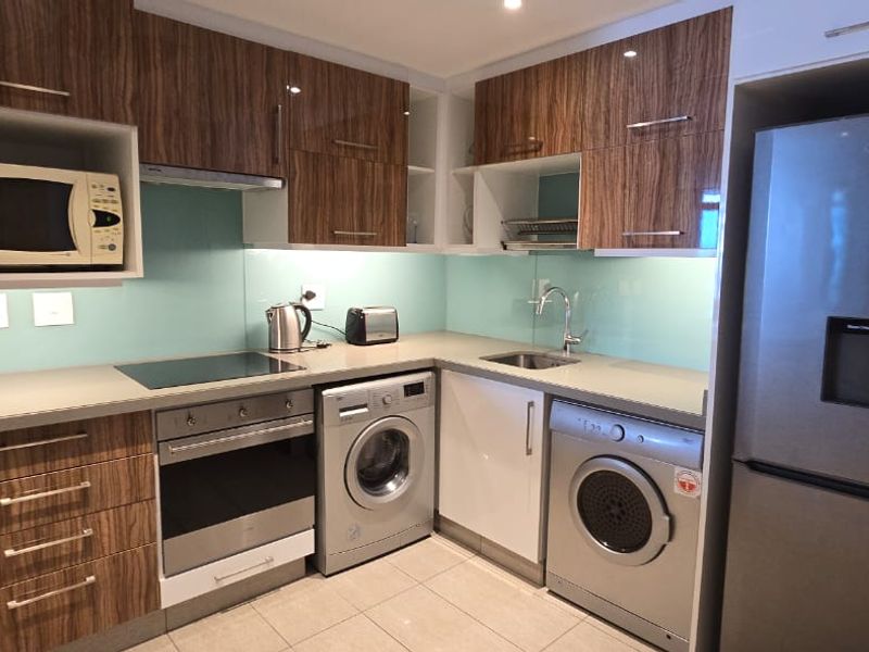 Furnished 3 Bedroom, 3 Bathroom Apartment – To Let - Photo 2