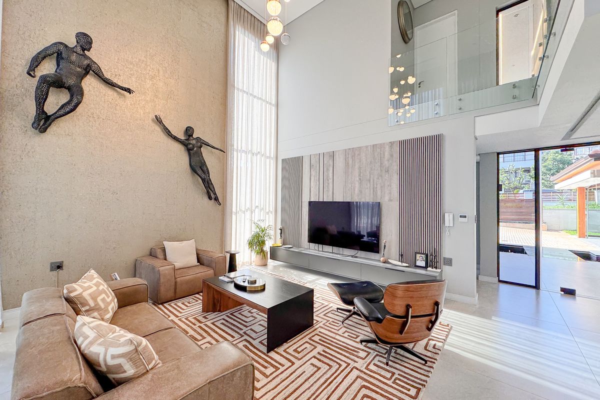 Exclusive 4-Bedroom Luxury Residence in Prestigious Izinga. - Photo 3