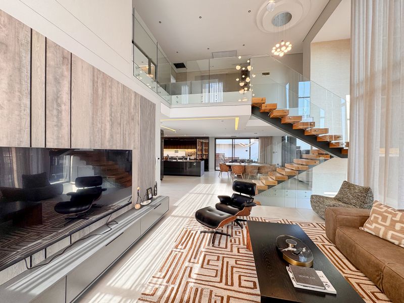 Exclusive 4-Bedroom Luxury Residence in Prestigious Izinga. - Photo 5