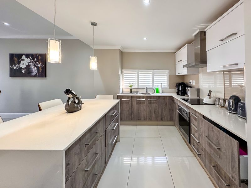 Townhouse For Sale In Umhlanga - Photo 4