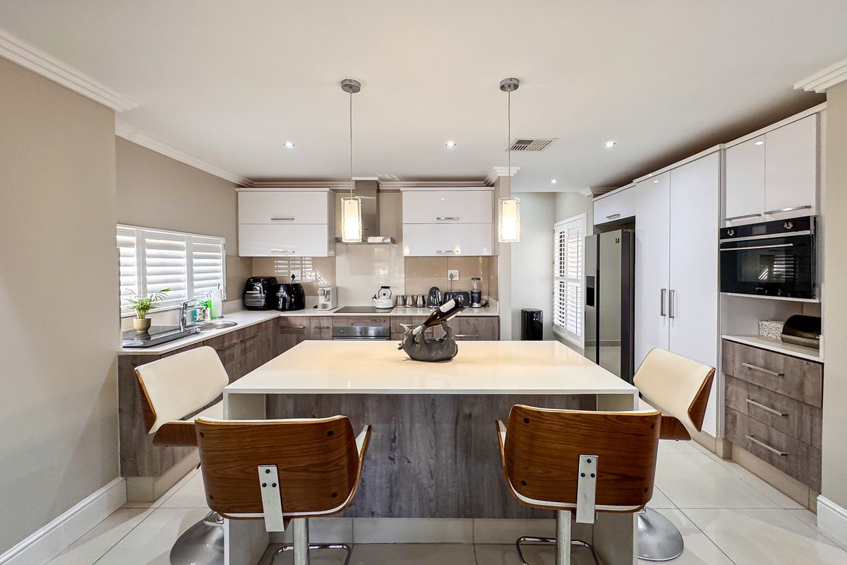 Townhouse For Sale In Umhlanga - Photo 2