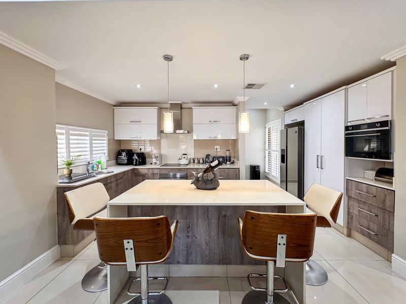 Townhouse For Sale In Umhlanga - Photo 2