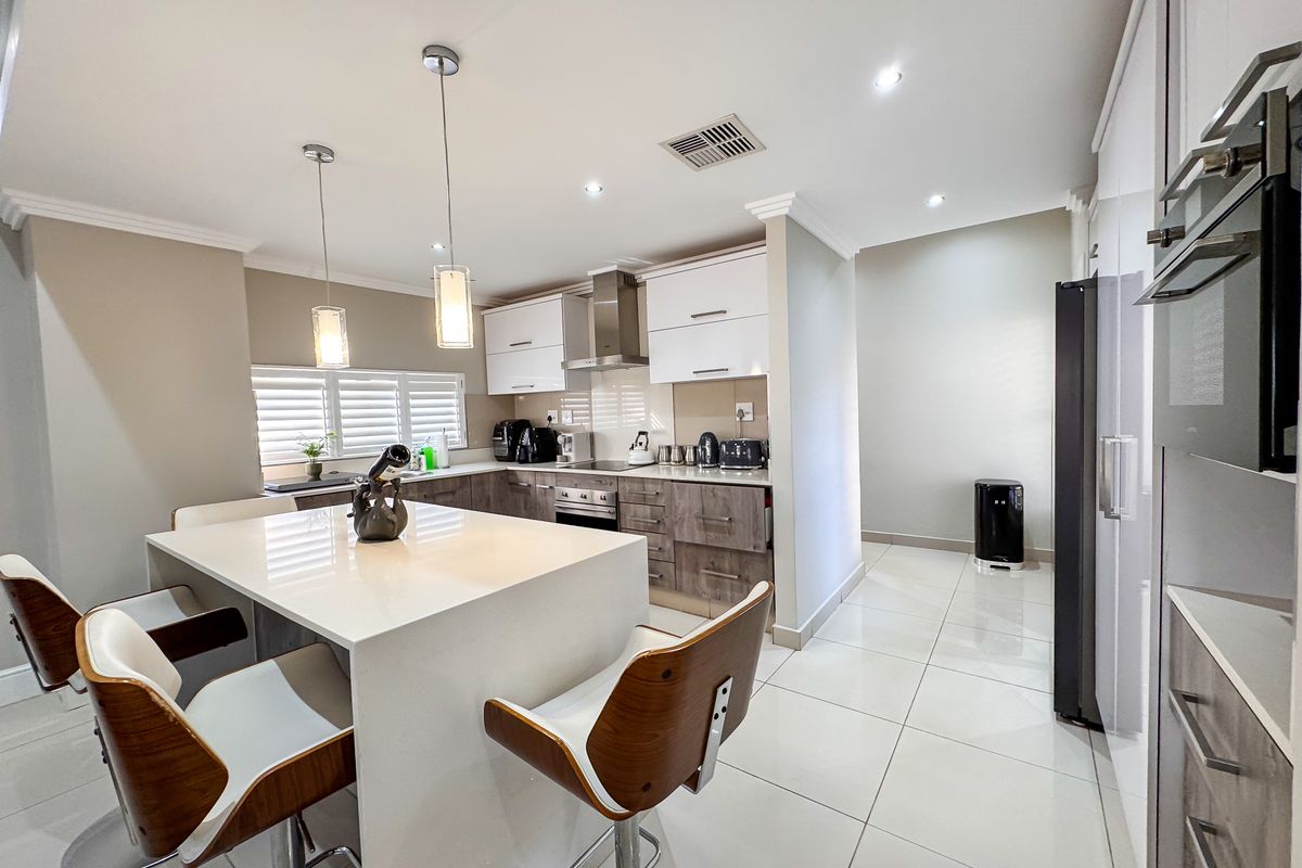 Townhouse For Sale In Umhlanga - Photo 3