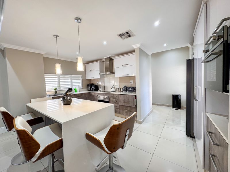 Townhouse For Sale In Umhlanga - Photo 3