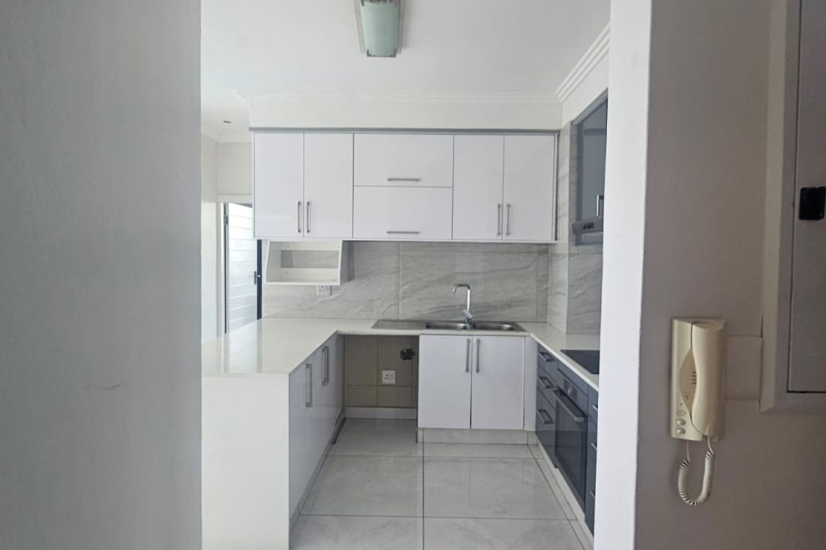 Prime Property Presents Aldrovande Palace 3 bedroom apartment for rent - Photo 3
