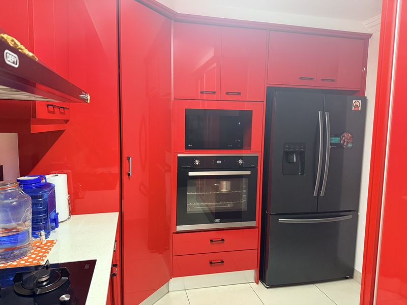 3 bedroom Simplex for Sale - Photo 6