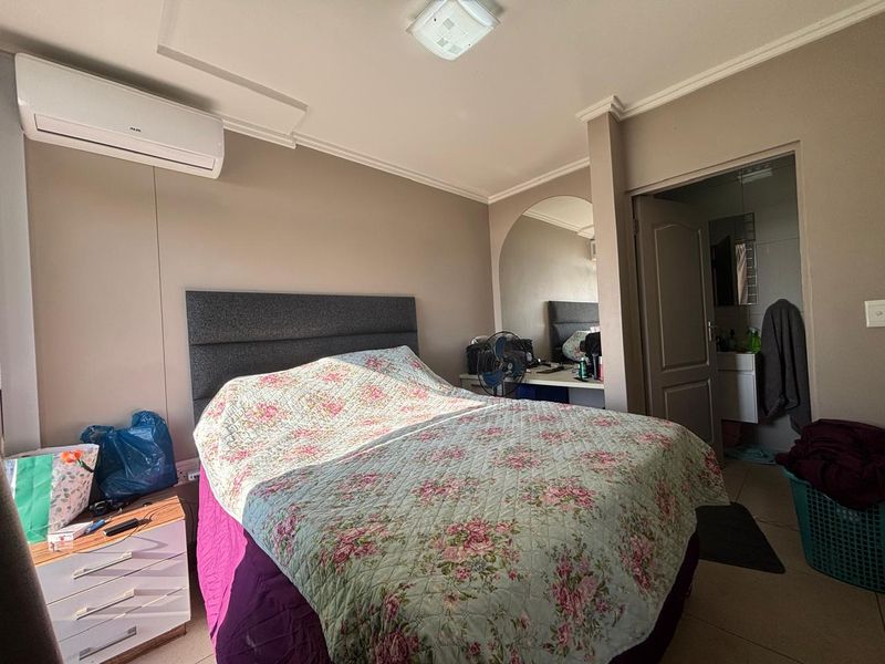1-Bedroom Apartment for Sale in Umhlanga Ridge. - Photo 5