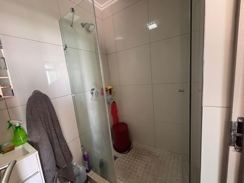 1-Bedroom Apartment for Sale in Umhlanga Ridge. - Photo 8