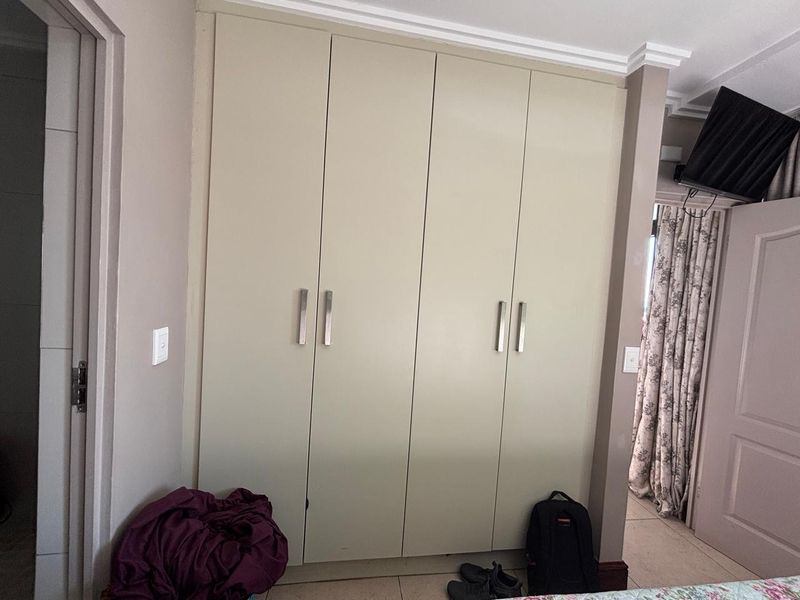 1-Bedroom Apartment for Sale in Umhlanga Ridge. - Photo 6