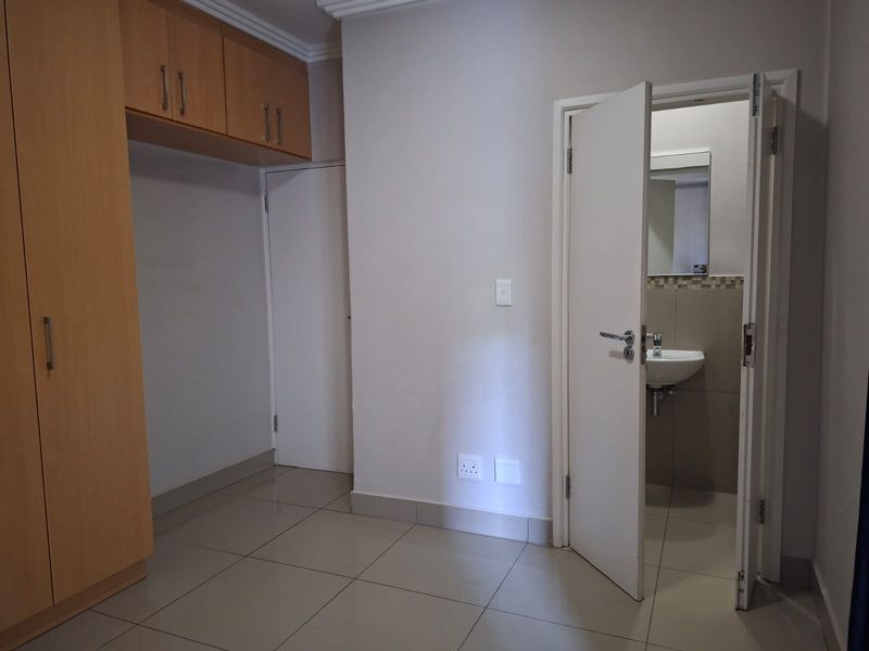 Prime Property Two bedroom for sale - Photo 8