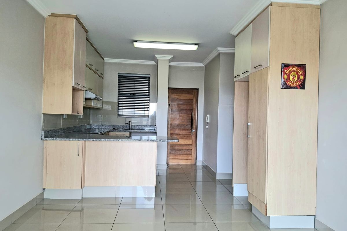 Prime Property Two bedroom for sale - Photo 2