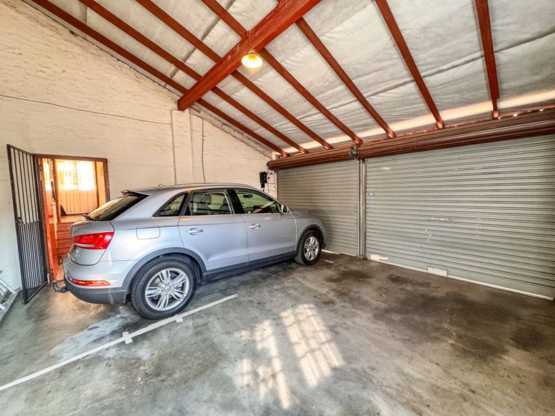 3 Bedroom Home Filled With Character, Space & Endless Potential in Umgeni Park, Durban North - Photo 10