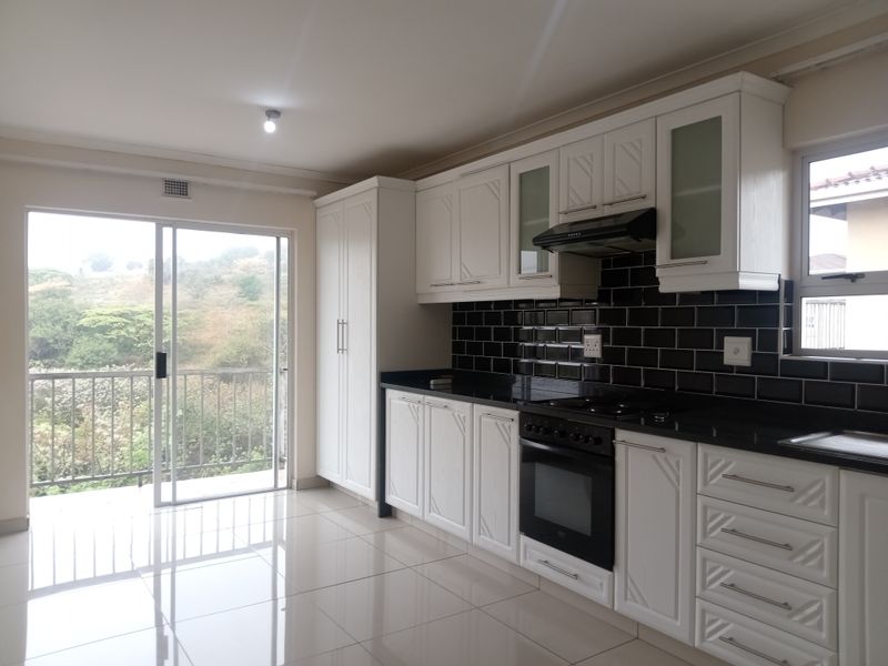 3 - Bedroom Apartment at Sash On Oaks - Photo 9