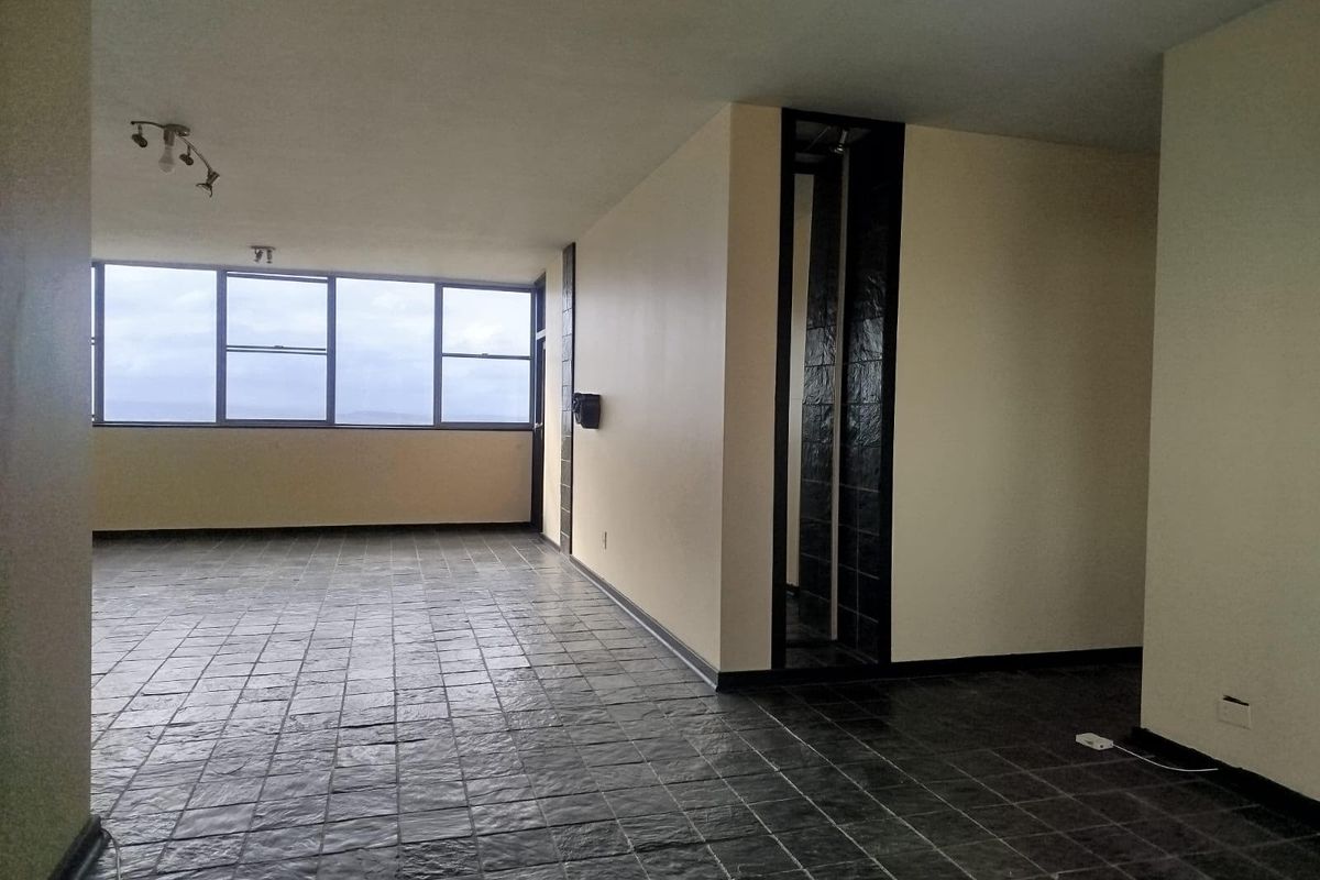 Spacious 2-Bedroom Apartment To Let in Morningside - Photo 4