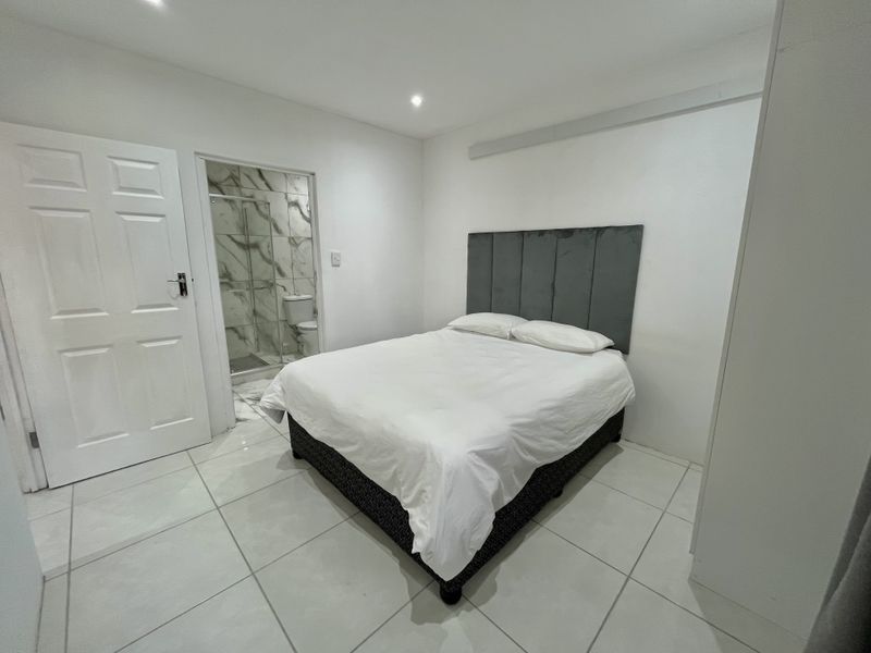 Modern 1 Bedroom Flat to Rent in Durban North – Available Immediately! - Photo 4