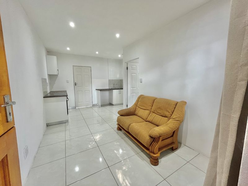 Modern 1 Bedroom Flat to Rent in Durban North – Available Immediately! - Photo 10