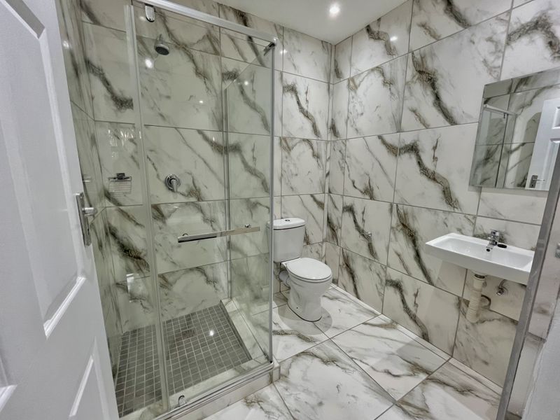 Modern 1 Bedroom Flat to Rent in Durban North – Available Immediately! - Photo 8