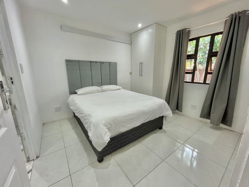 Modern 1 Bedroom Flat to Rent in Durban North – Available Immediately! - Photo 3
