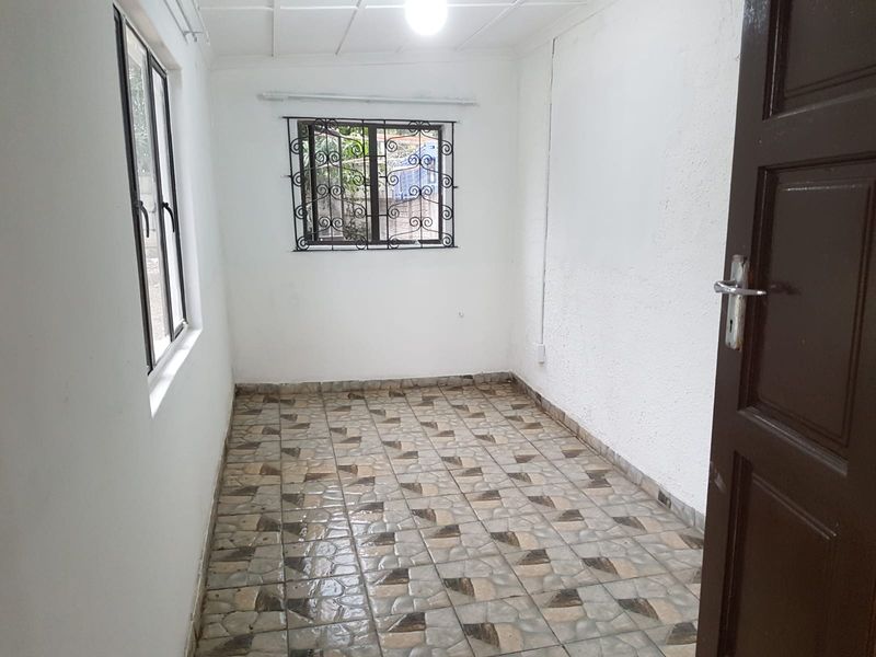 Convenient and Comfortable place to call home. - Photo 1