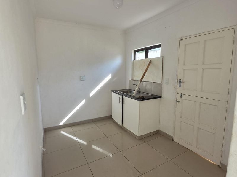 Prime 1,400m2 Level 3 Bed, 2 Bath Property – Perfect for a Community or Religious Centre! - Photo 7