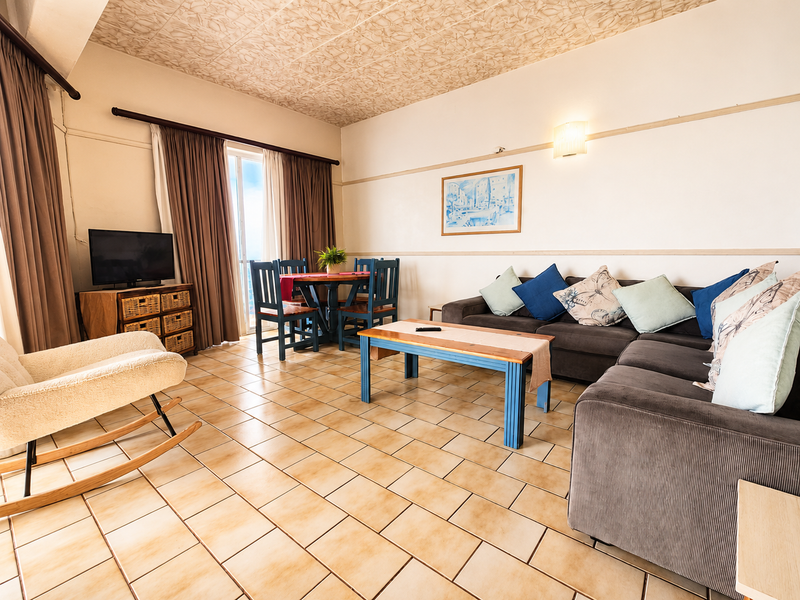 Apartment For Sale In Margate - Photo 3
