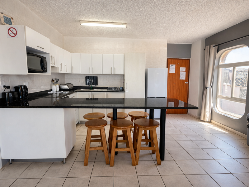 Apartment For Sale In Margate - Photo 6