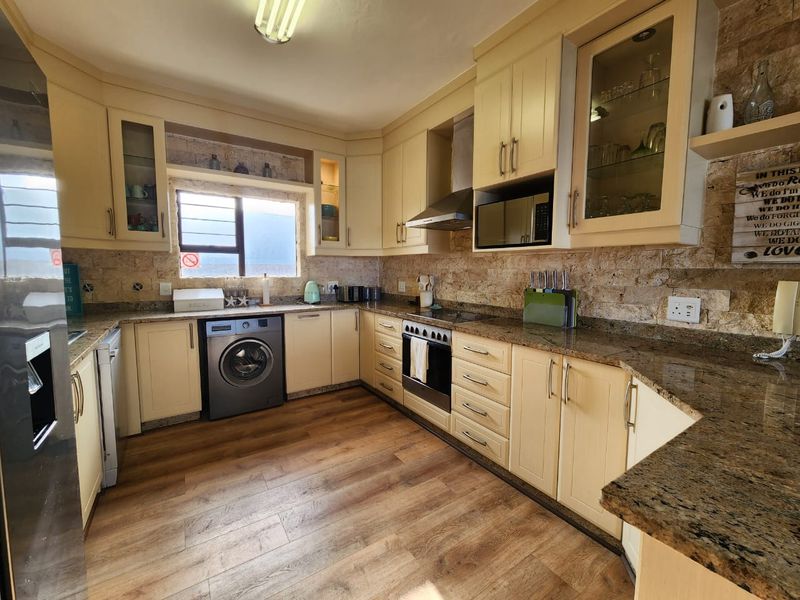 Apartment For Sale In Margate - Photo 9