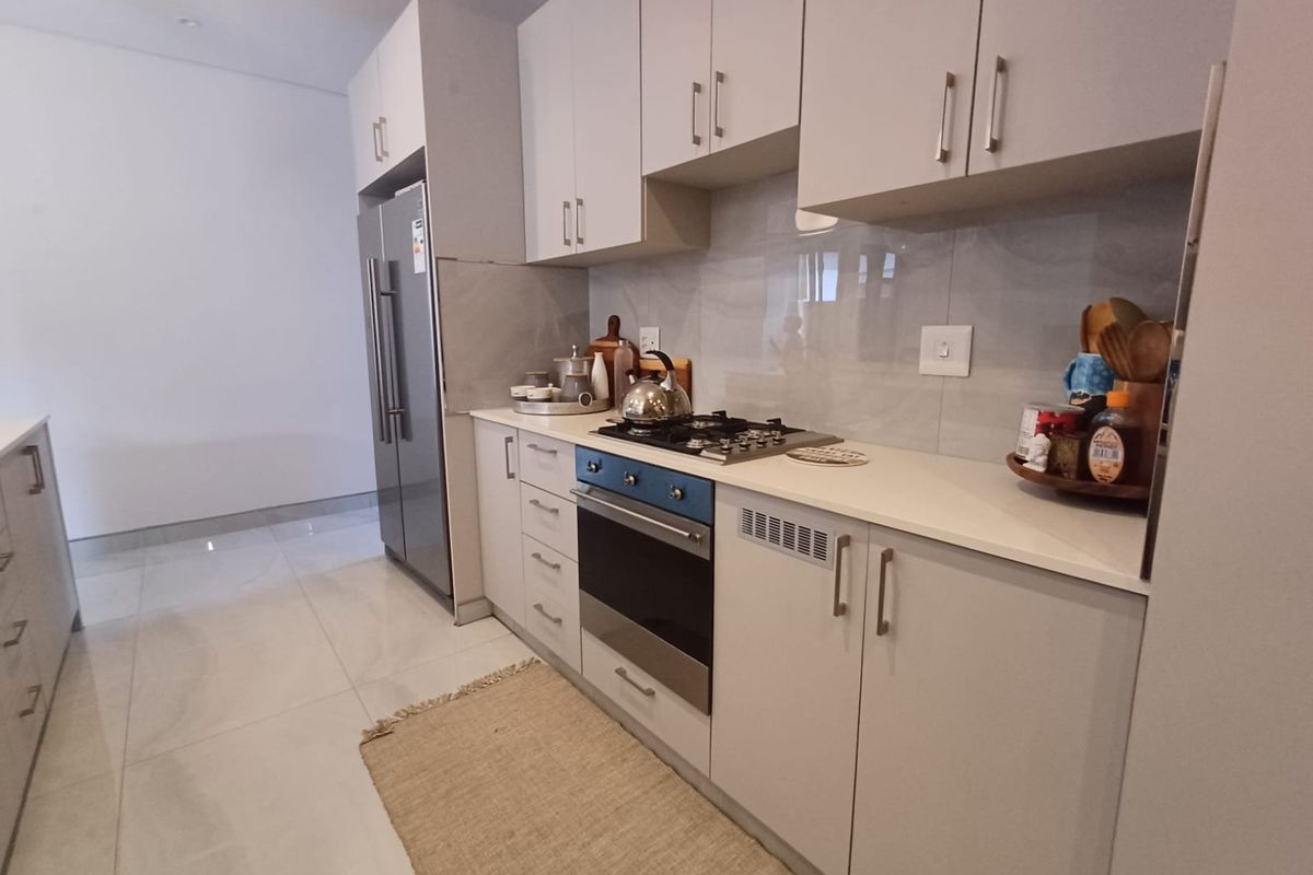 Unfurnished Charming 3-Bedroom Townhouse in Salta Estate - Photo 2