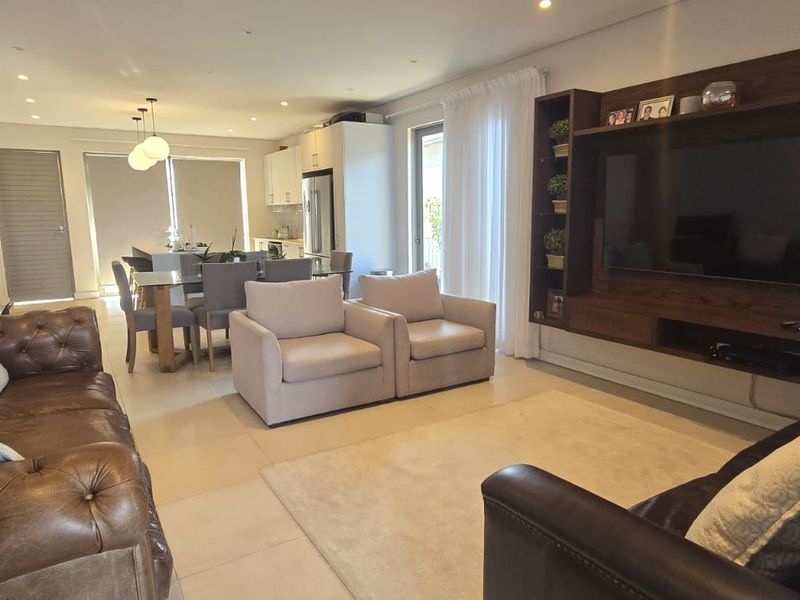 Unfurnished 4 Bedroom Townhouse - Salta Estate - Photo 4
