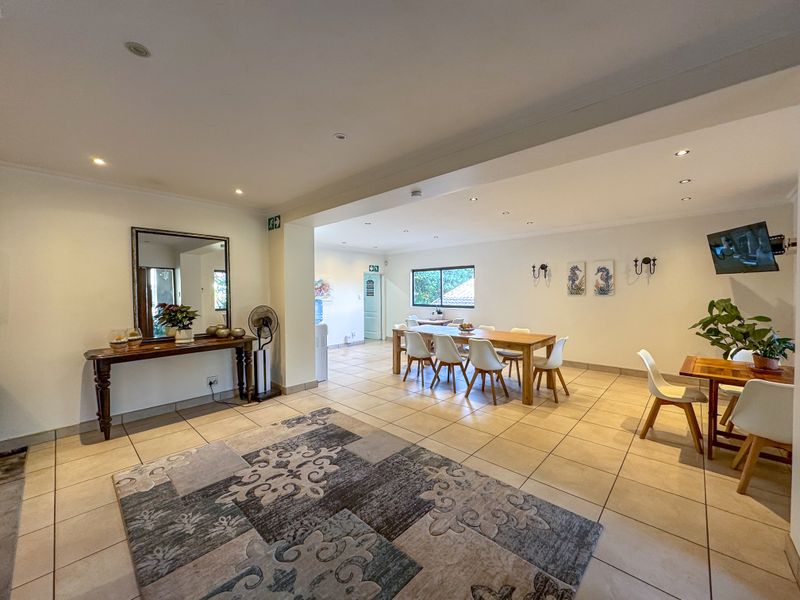 8 Bedroom Fully Furnished House To Rent in La Lucia - Photo 9
