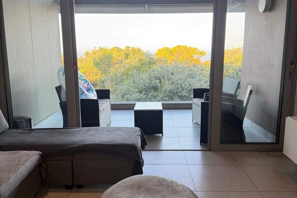 Two Bedroom Furnished - To let - Photo 4