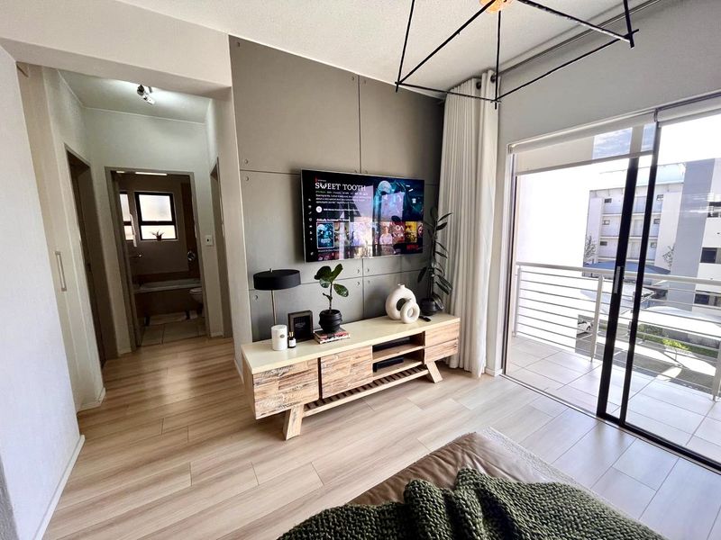 2 Bed 2 Bath Apartment in Broadacrs - Photo 2