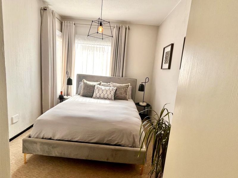 2 Bed 2 Bath Apartment in Broadacrs - Photo 9
