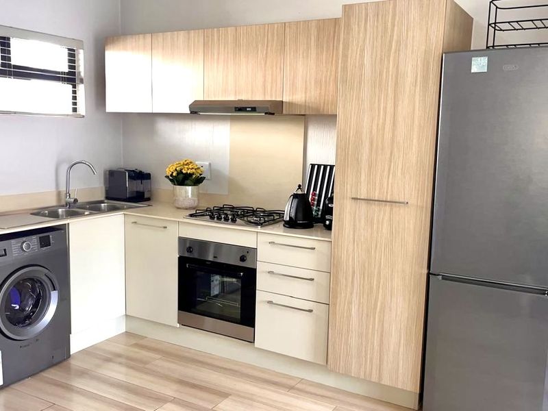 2 Bed 2 Bath Apartment in Broadacrs - Photo 7