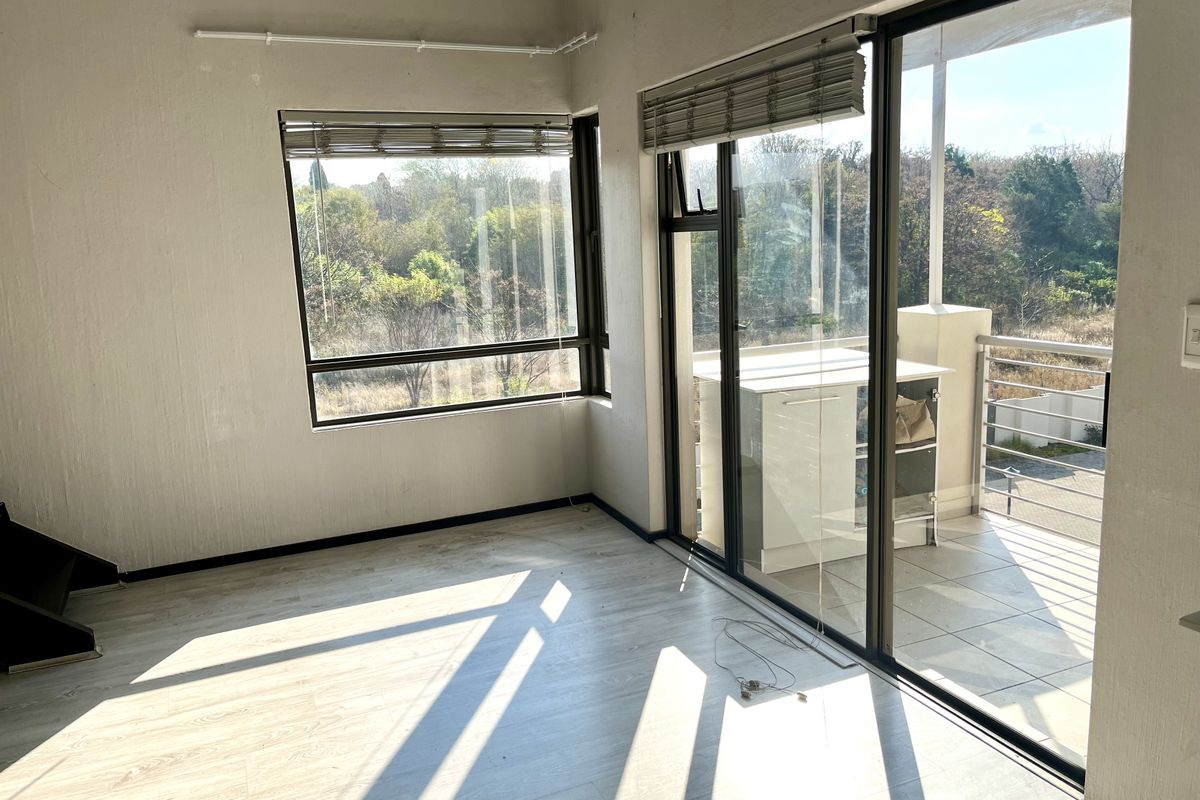 3 bed 2 bath PLUS loft - Photo 4