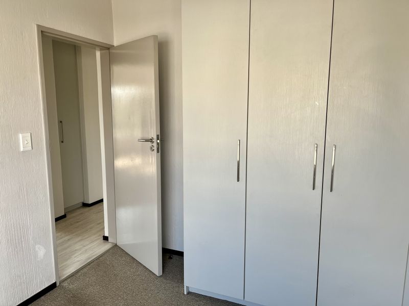 3 bed 2 bath PLUS loft - Photo 8