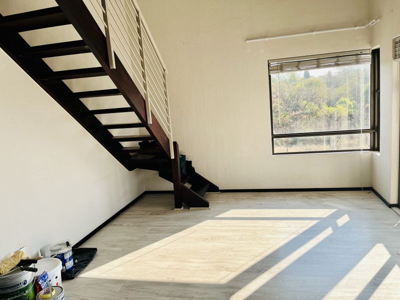 3 bed 2 bath PLUS loft - Photo 2