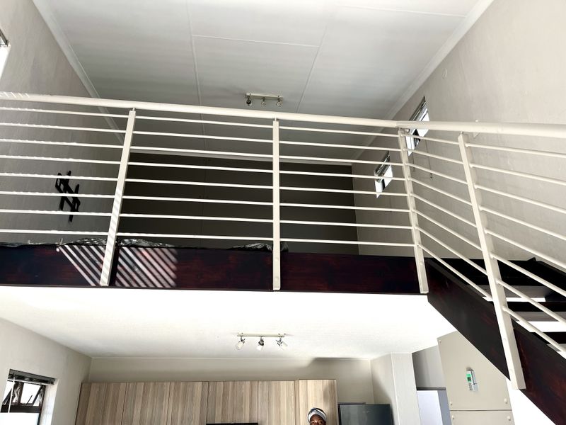 3 bed 2 bath PLUS loft - Photo 3