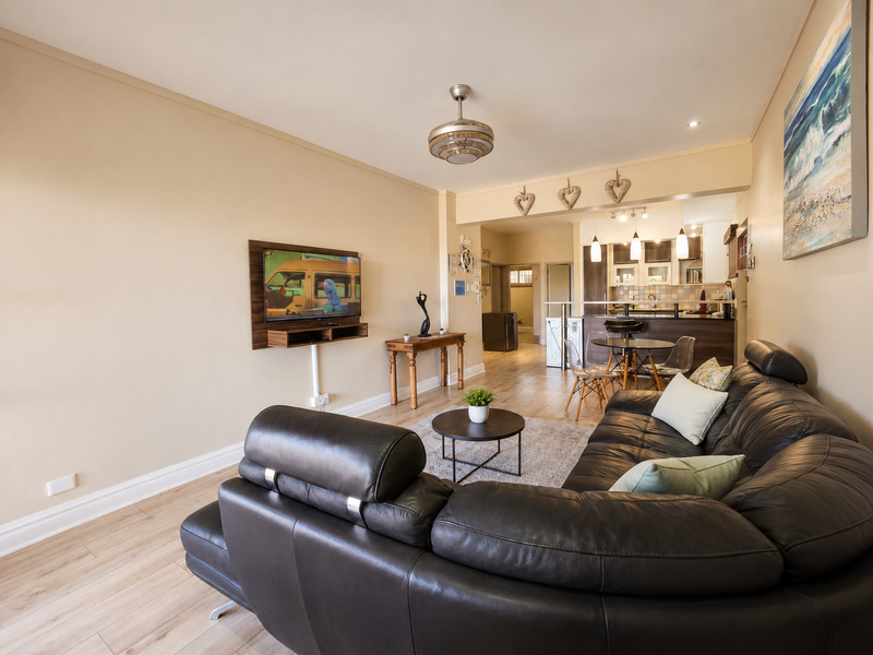 Apartment For Sale In Margate - Photo 5