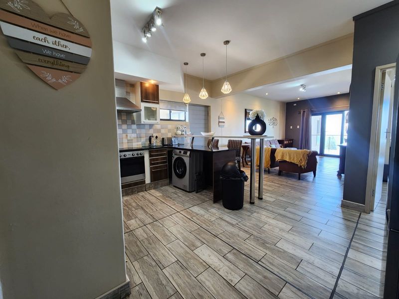 Apartment For Sale In Margate - Photo 4
