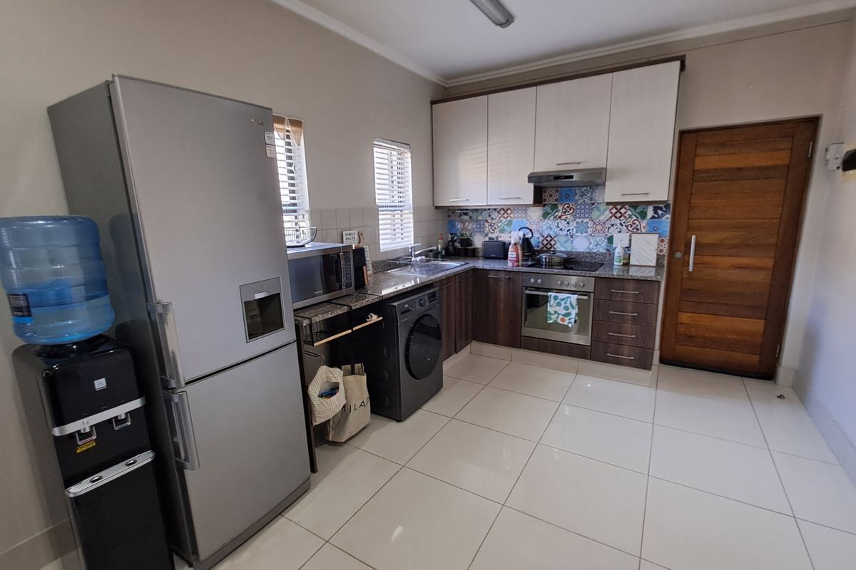 Luxury Fully Furnished 2-Bedroom Apartment - Photo 3